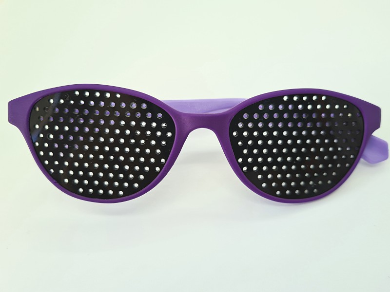 Foto mediana del modelo 102 - Visiontrainer: Lentes reticulares, estenopeicos, anteojos, ejercicios visuales.