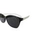Foto chica del modelo 106 - Visiontrainer: Lentes reticulares, estenopeicos, anteojos, ejercicios visuales.
