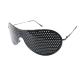 Foto chica del modelo 7816 FLEX - Visiontrainer: Lentes reticulares, estenopeicos, anteojos, ejercicios visuales.