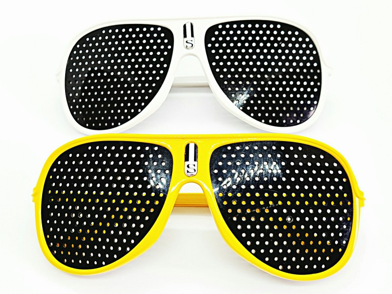 Foto mediana del modelo 8387 - Visiontrainer: Lentes reticulares, estenopeicos, anteojos, ejercicios visuales.