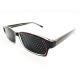 Foto chica del modelo 9002 - Visiontrainer: Lentes reticulares, estenopeicos, anteojos, ejercicios visuales.