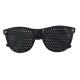 Foto chica del modelo 9051 - Visiontrainer: Lentes reticulares, estenopeicos, anteojos, ejercicios visuales.