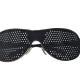 Foto chica del modelo 9103 - Visiontrainer: Lentes reticulares, estenopeicos, anteojos, ejercicios visuales.