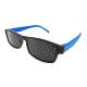 Foto chica del modelo Classic - Visiontrainer: Lentes reticulares, estenopeicos, anteojos, ejercicios visuales.